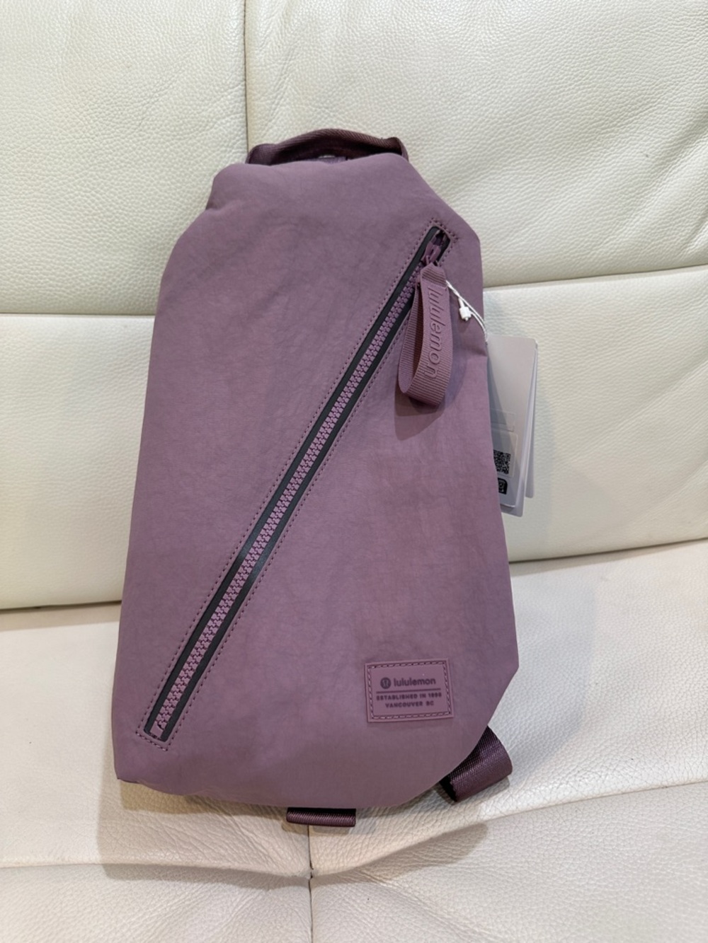 Lululemon Fast Track Bag 2.0 9L Lavender Lux-LU9CDGS LVLX - Picture 4 of 17